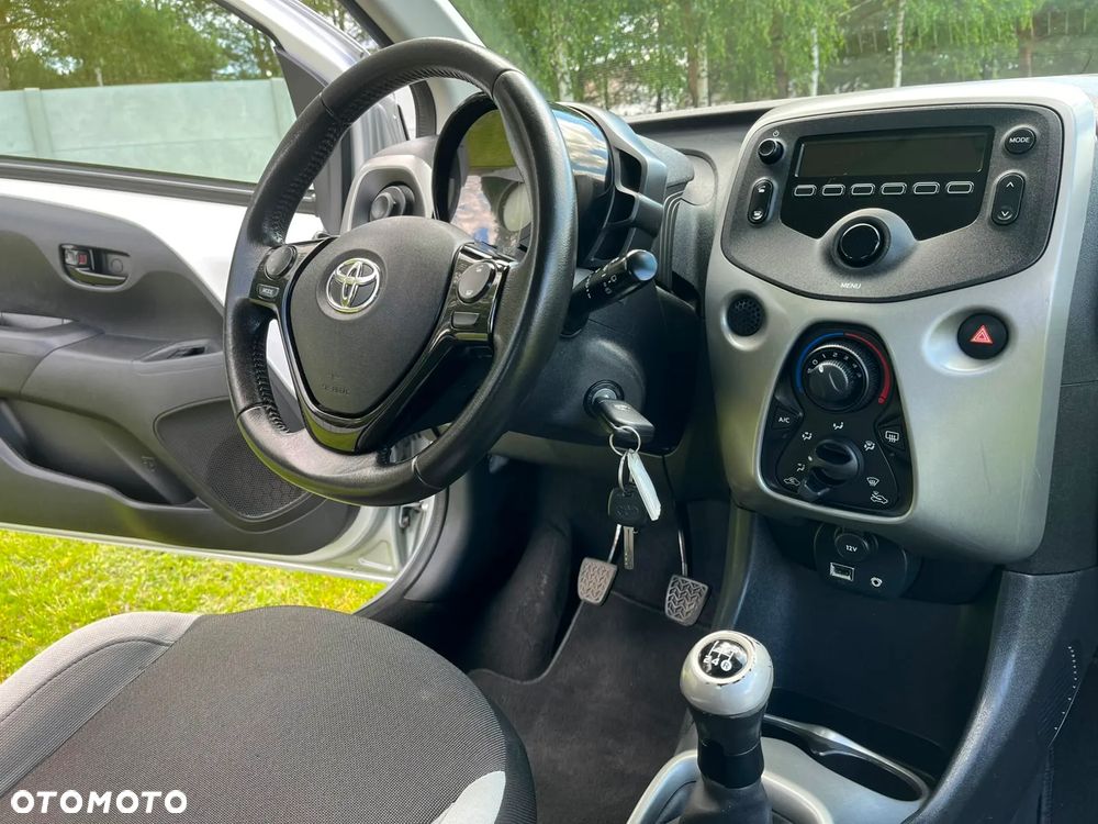 Toyota Aygo x-clusiv - 18