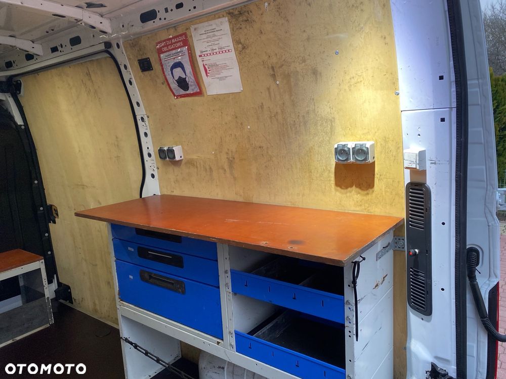 Renault Master L2 H2 warsztat mobilny zasilanie 230V - 37