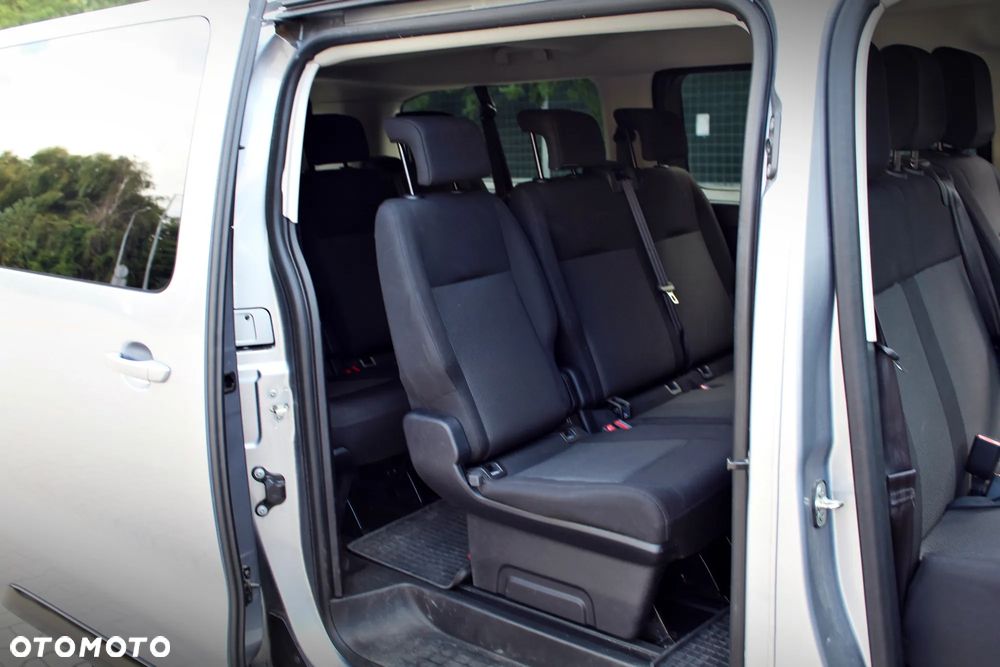 Peugeot Traveller 2.0 BlueHDi Long Business EAT8 - 27