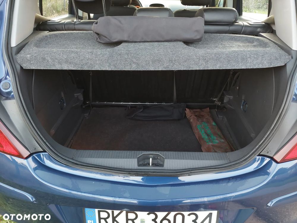 Opel Corsa 1.2 16V - 11