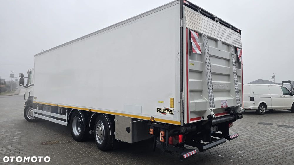 Scania P320 Euro 6 6x2 chłodnia izoterma kurierka 20 palet niski przebieg! super stan! rama do zabudowy laweta - 9
