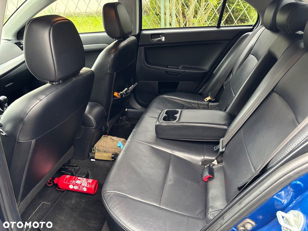 Mitsubishi Lancer 1.8 Intense - 11