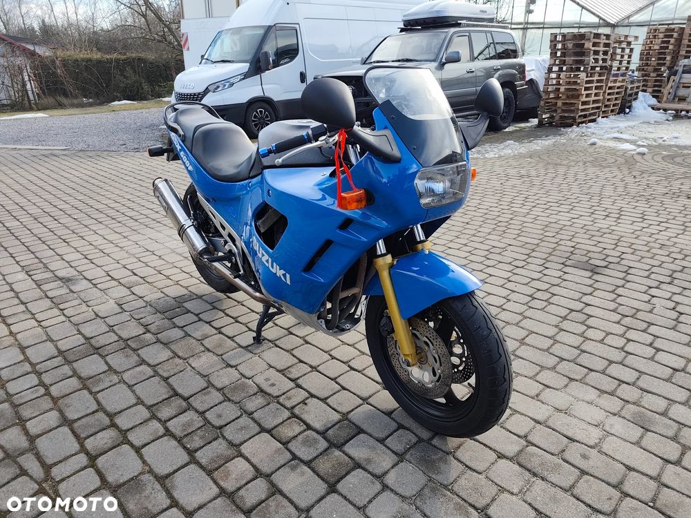 Suzuki GSX - 2