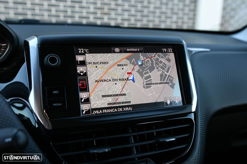 Peugeot 208 1.2 PureTech GT Line - 28