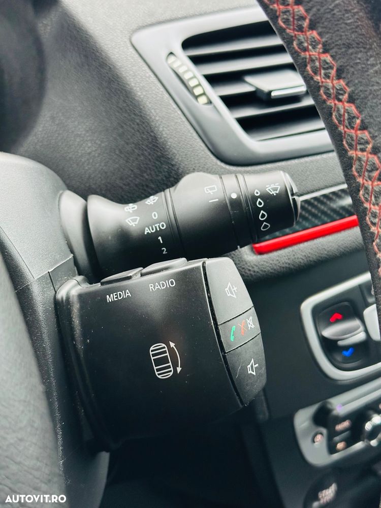 Renault Megane Sport Tourer 1.5 dCi GT Line - 27