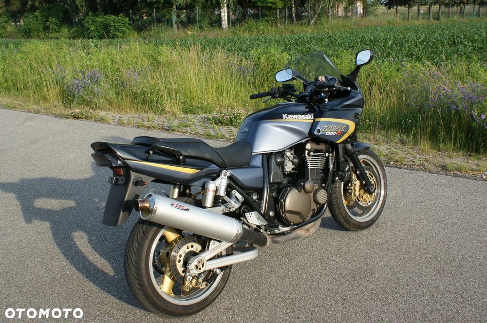 Kawasaki ZRX - 4