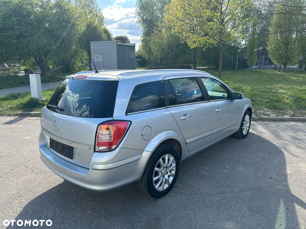 Opel Astra 1.6 Design Edition - 12
