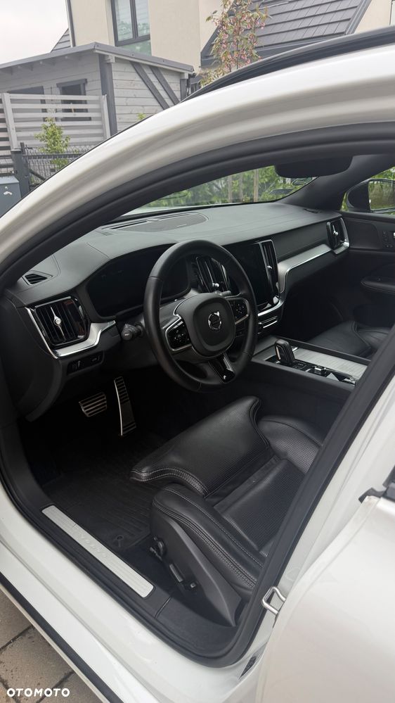 Volvo V60 B5 B AWD R-Design - 14