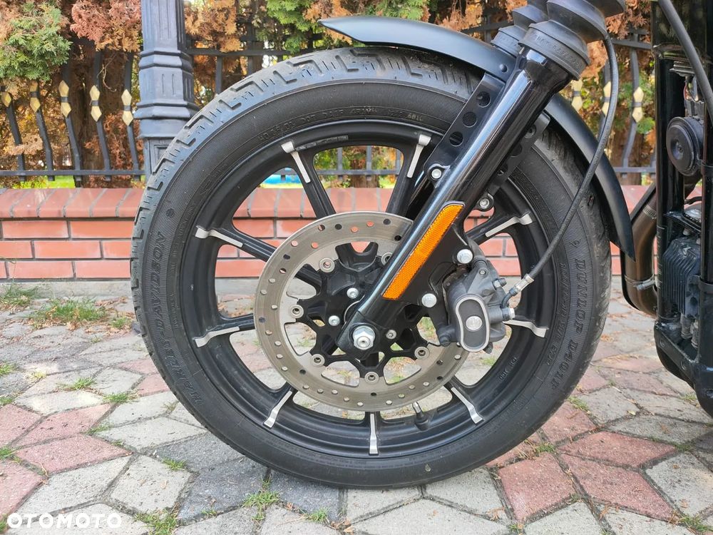 Harley-Davidson Sportster Iron 883 - 6