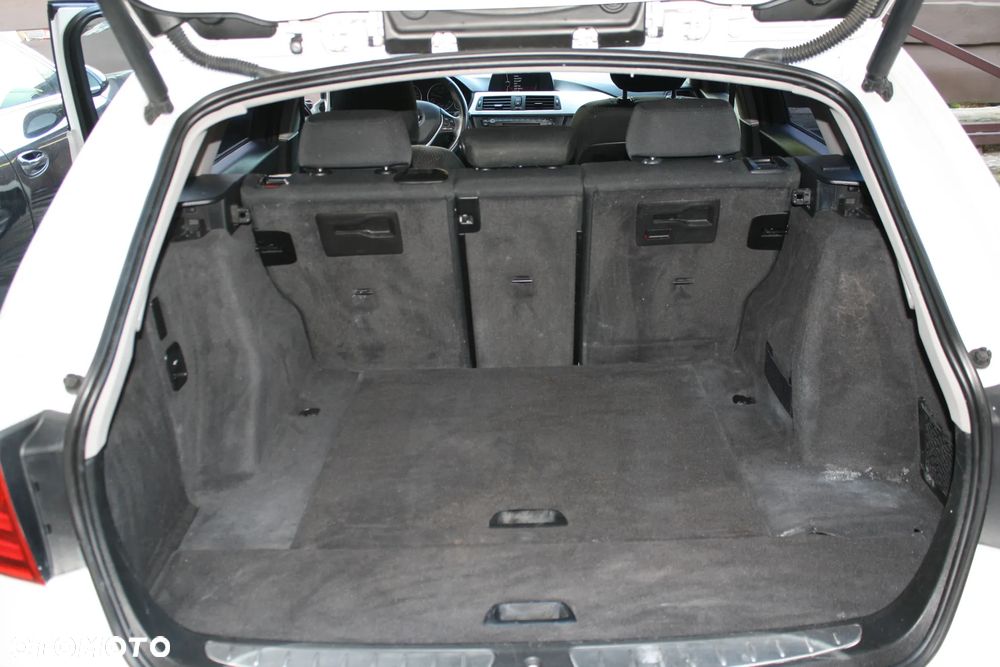 BMW Seria 3 318d Sport Line - 21