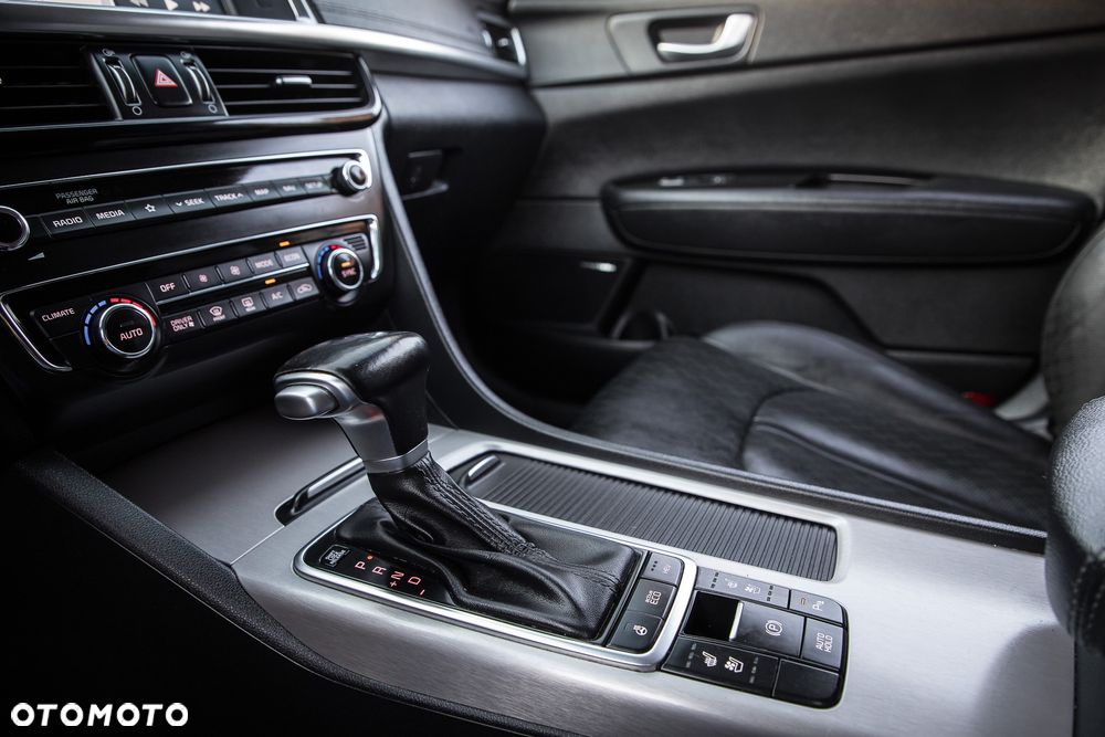 Kia Optima Sportagon 2.0 GDI Attract - 27