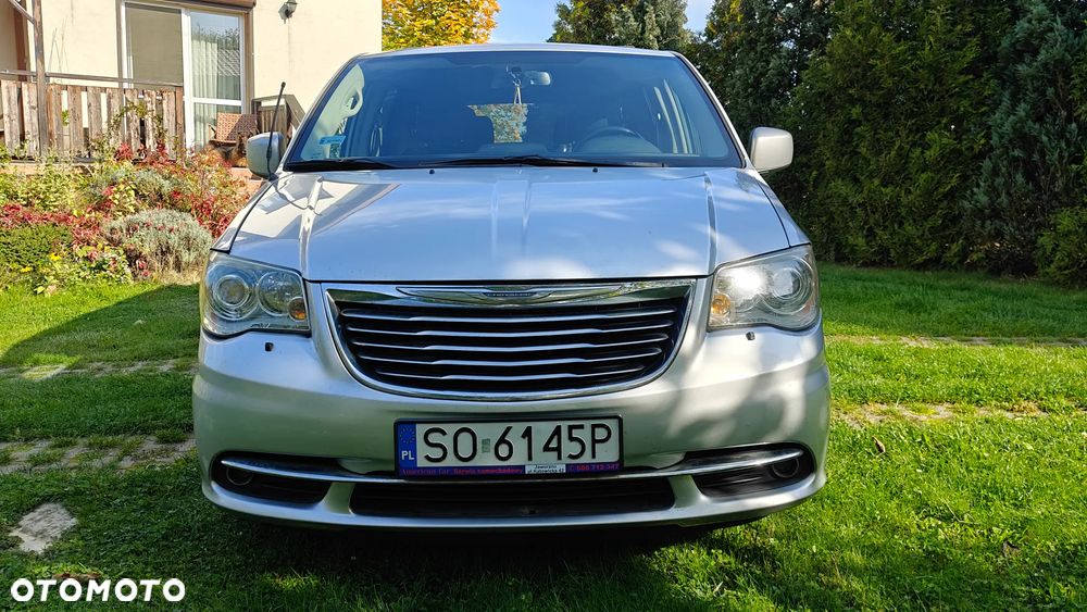 Chrysler Town & Country - 9