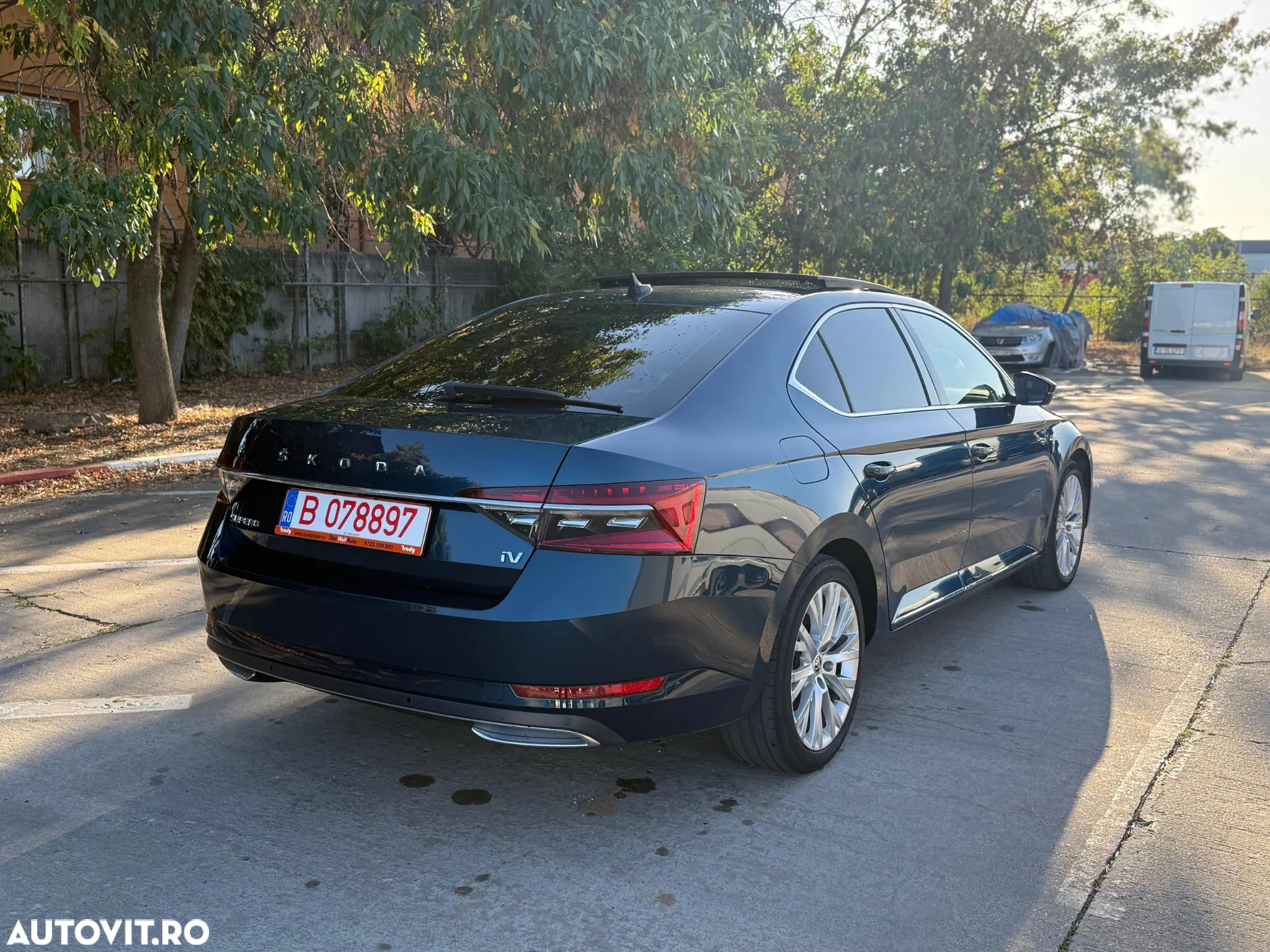 Skoda Superb 1.4 TSI iV DSG L&K - 4