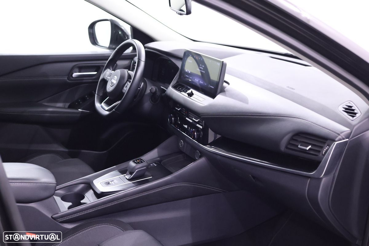 Nissan Qashqai 1.3 DIG-T N-Connecta Xtronic - 23
