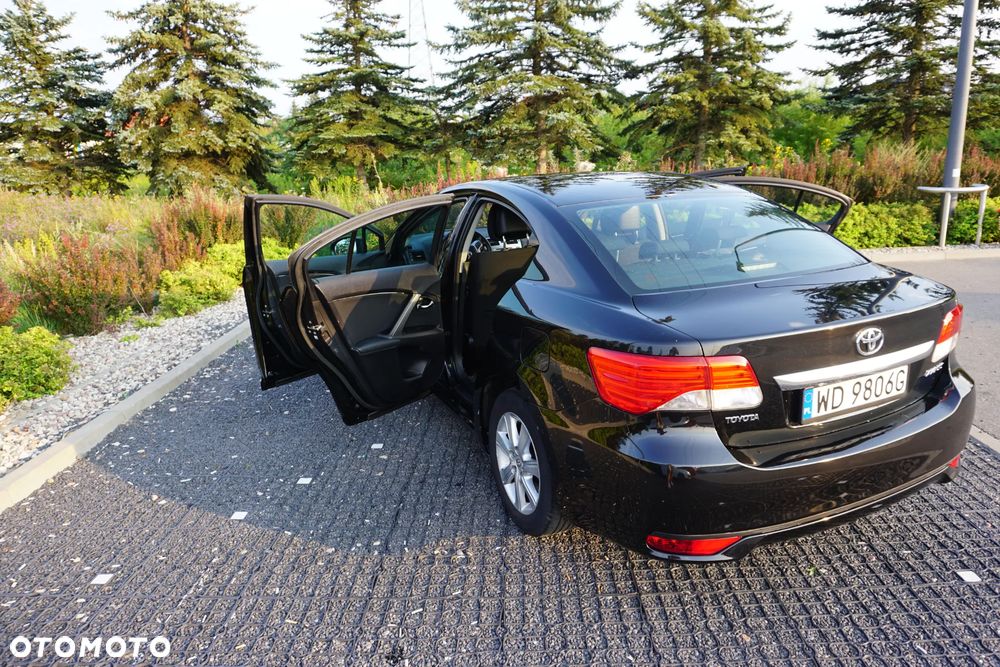 Toyota Avensis 1.8 Premium MS - 9