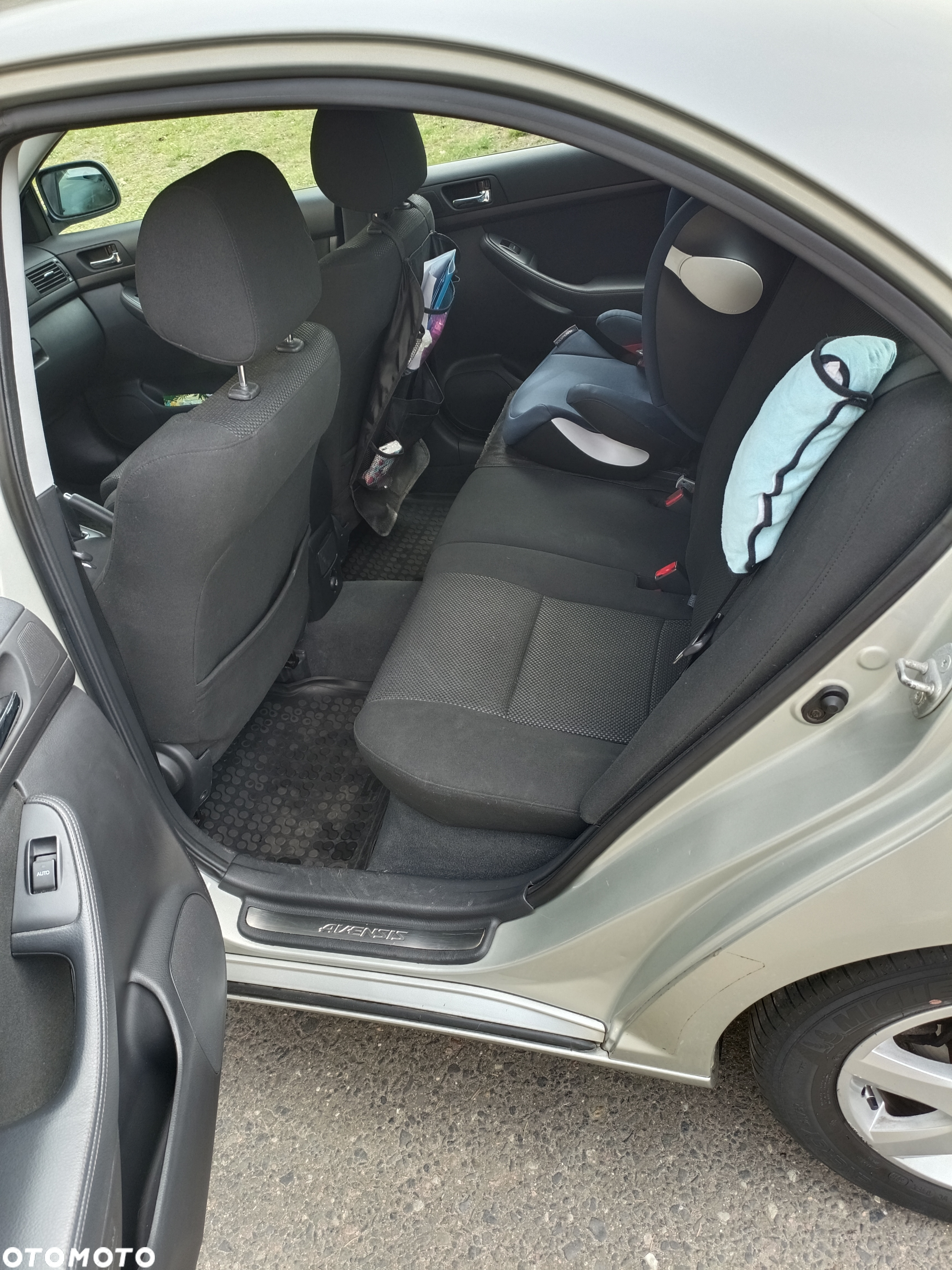 Toyota Avensis 2.0 VVT-i Sol - 10