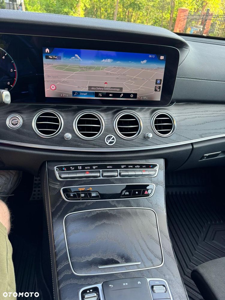 Mercedes-Benz Klasa E 220 d 4Matic 9G-TRONIC AMG Line - 12