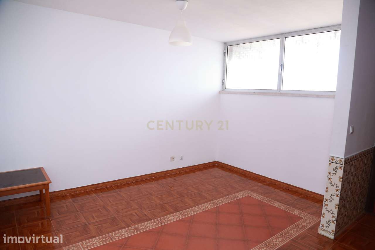 Apartamento T2+1 com Arrecadação em Cidade Nova, Sto António dos Caval - Grande imagem: 3/29