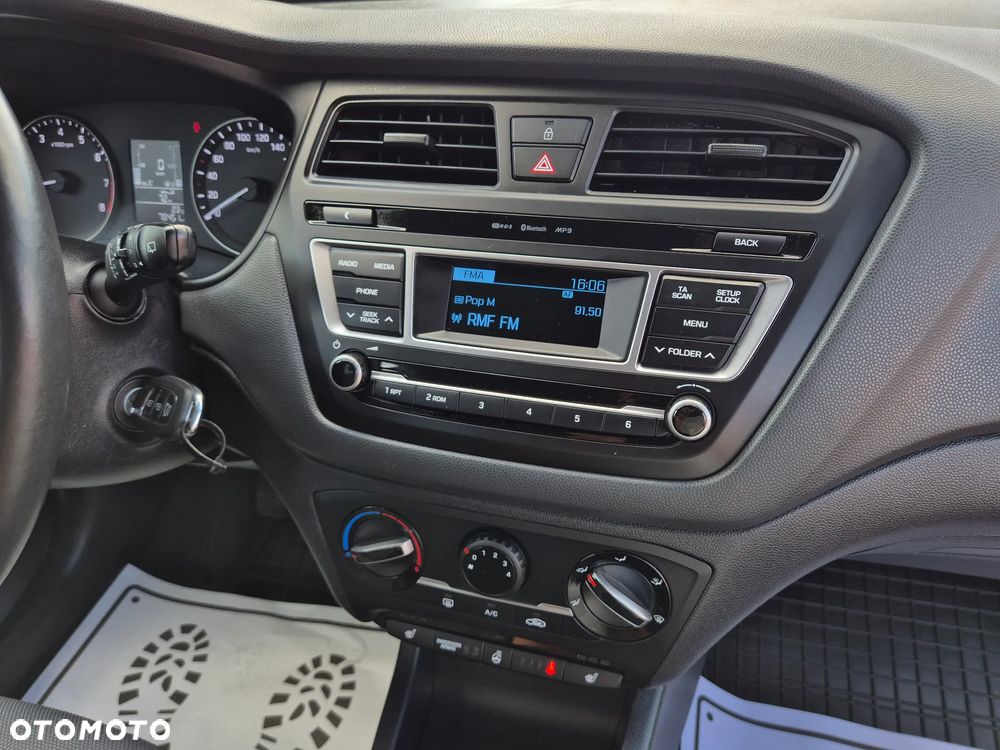 Hyundai i20 1.2 Passion - 35