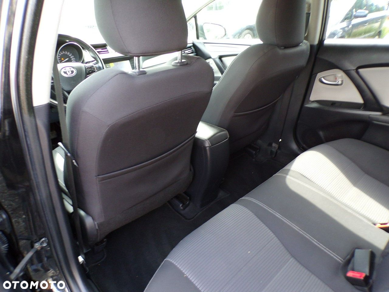 Toyota Avensis - 30