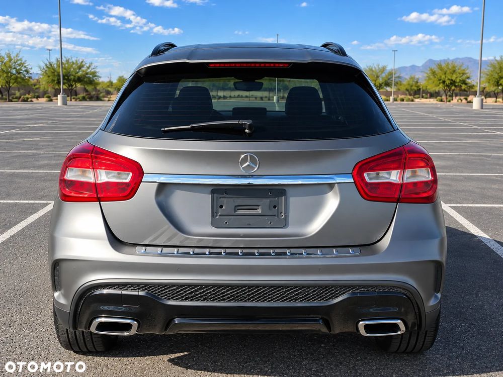 Mercedes-Benz GLA 220 4-Matic - 5