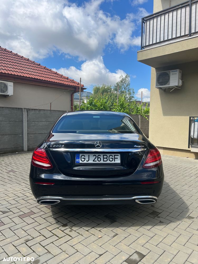 Mercedes-Benz E 220 d 4MATIC 9G-TRONIC Exclusive - 3