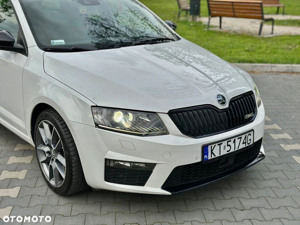 Skoda Octavia 2.0 TDI DSG RS - 2