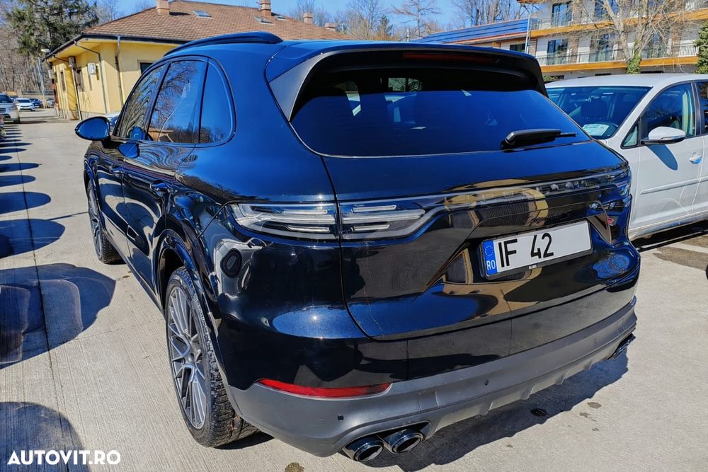 Porsche Cayenne S - 4