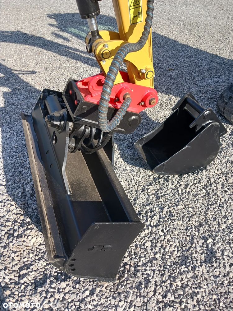 Caterpillar 301.8 - 8