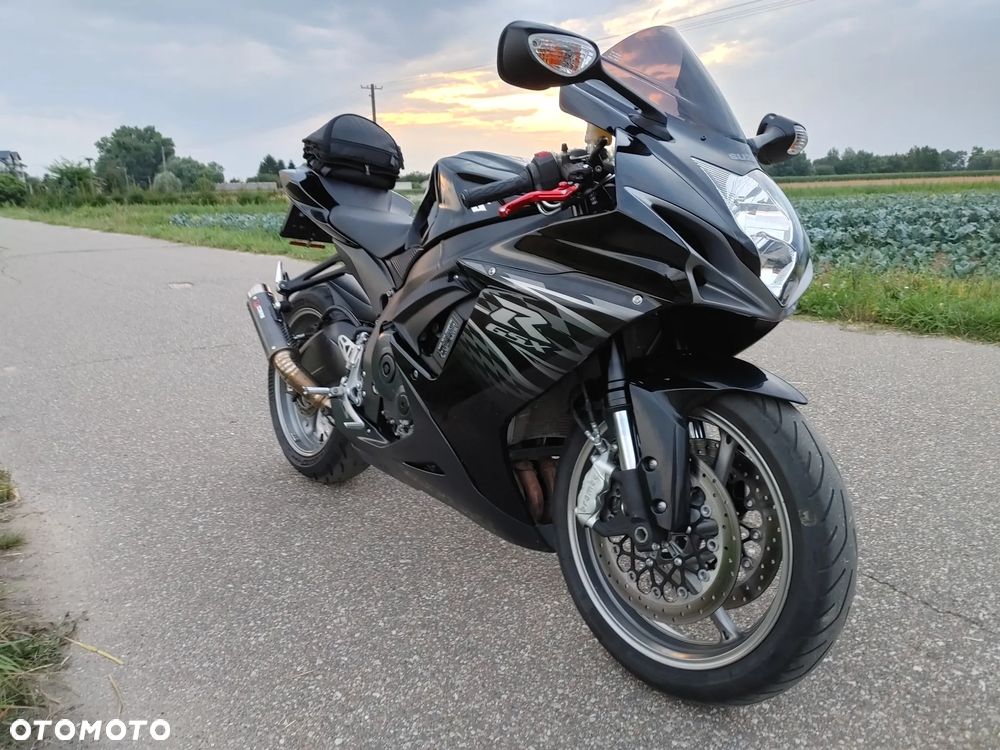 Suzuki GSX-R - 6