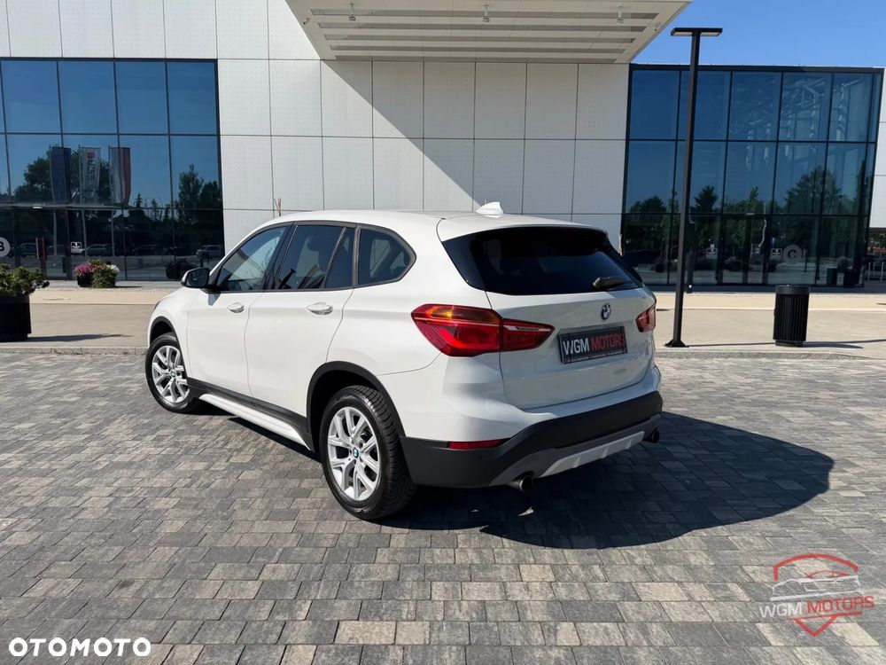 BMW X1 xDrive20i Advantage - 5