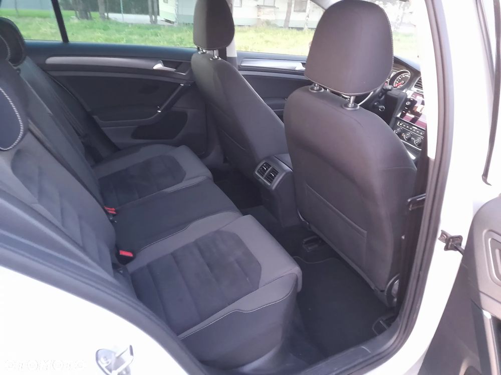 Volkswagen Golf - 16