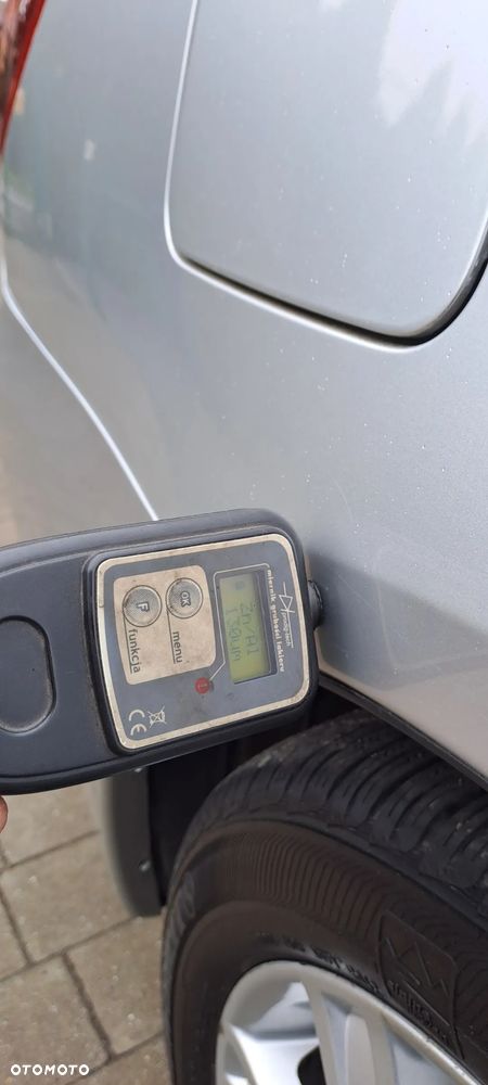 Subaru Legacy 2.0R Trend - 13