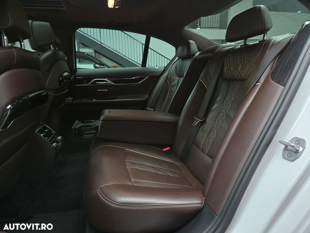 BMW Seria 7 730d xDrive - 23