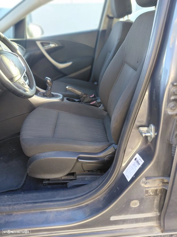 Opel Astra Sports Tourer - 21