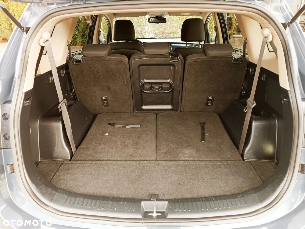 Kia Carens 1.6 GDI L 7os EU6 - 38