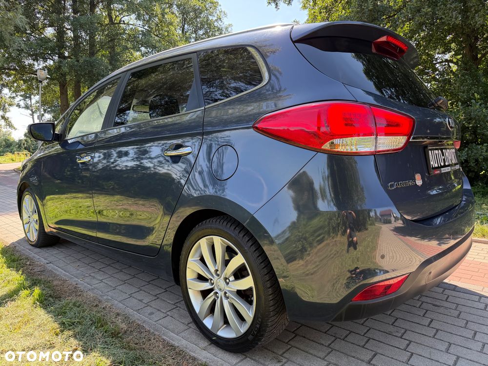 Kia Carens 1.7 CRDi 141 Dream Team Edition - 5