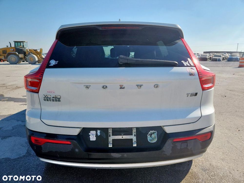 Volvo XC 40 - 6
