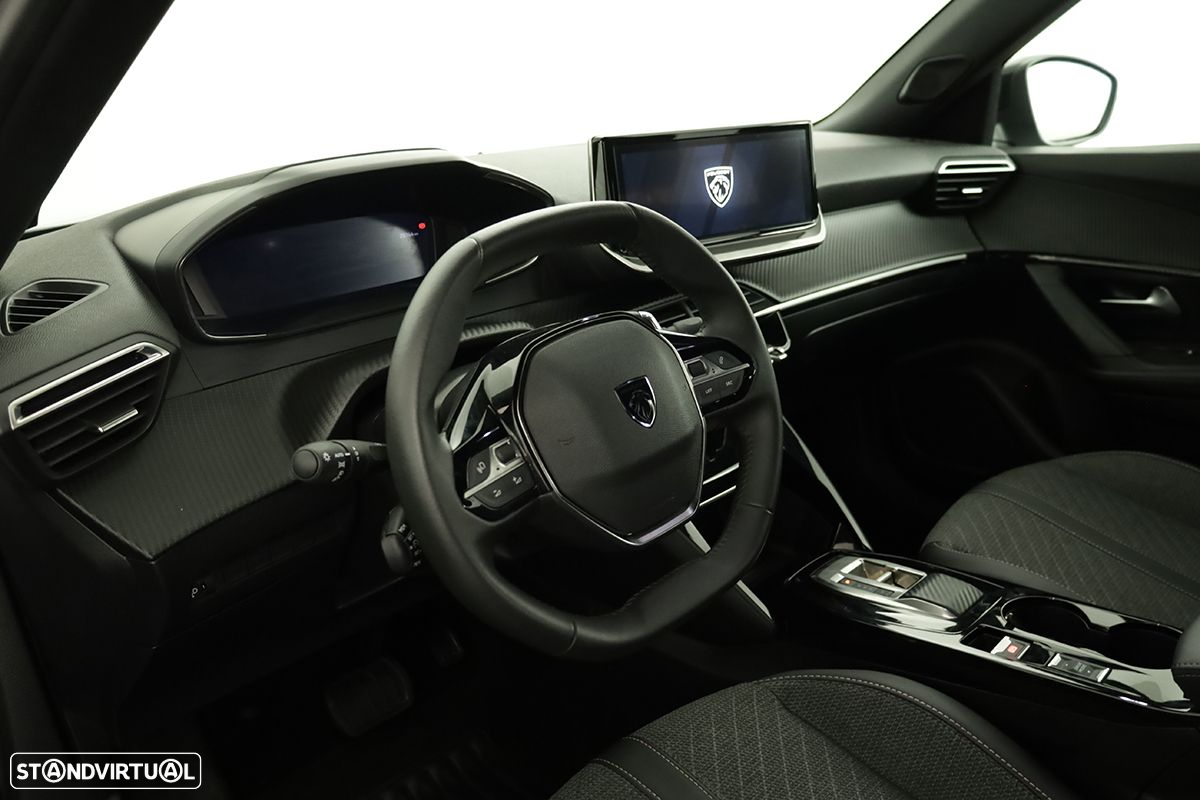Peugeot 2008 1.2 PureTech Allure EAT8 - 7