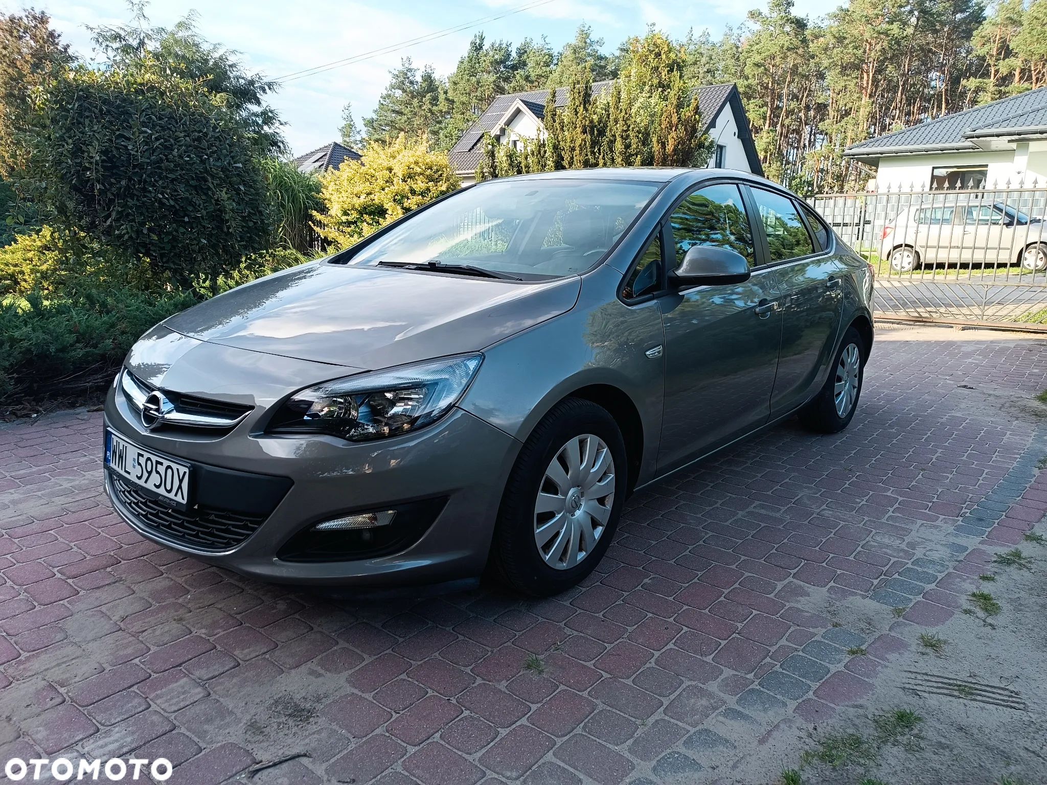 Opel Astra IV 1.4 T Enjoy EU6 - 1