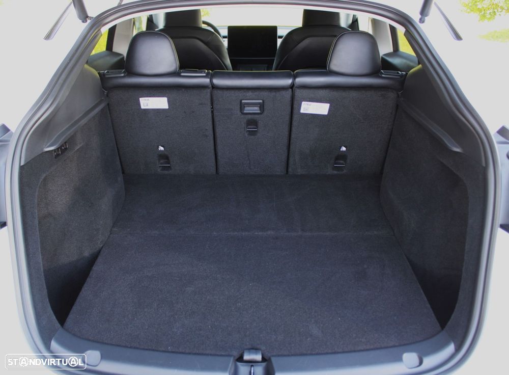 Tesla Model Y Long Range Dual Motor AWD - 14