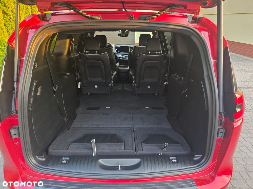 Chrysler Pacifica - 22