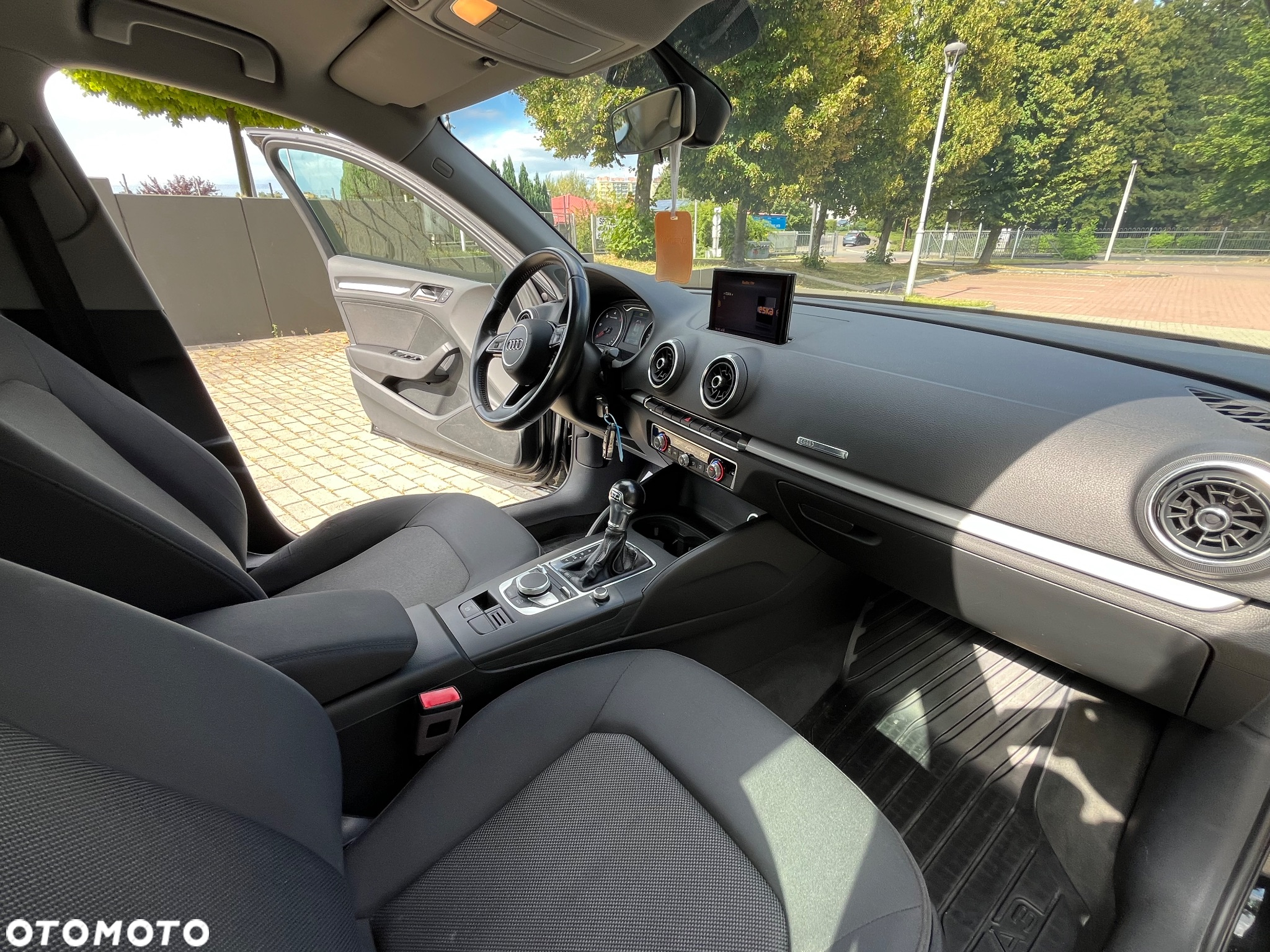 Audi A3 1.6 TDI S tronic design - 17