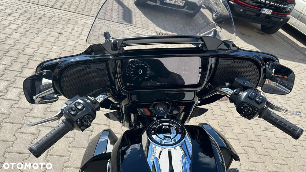 Harley-Davidson Touring Street Glide - 16