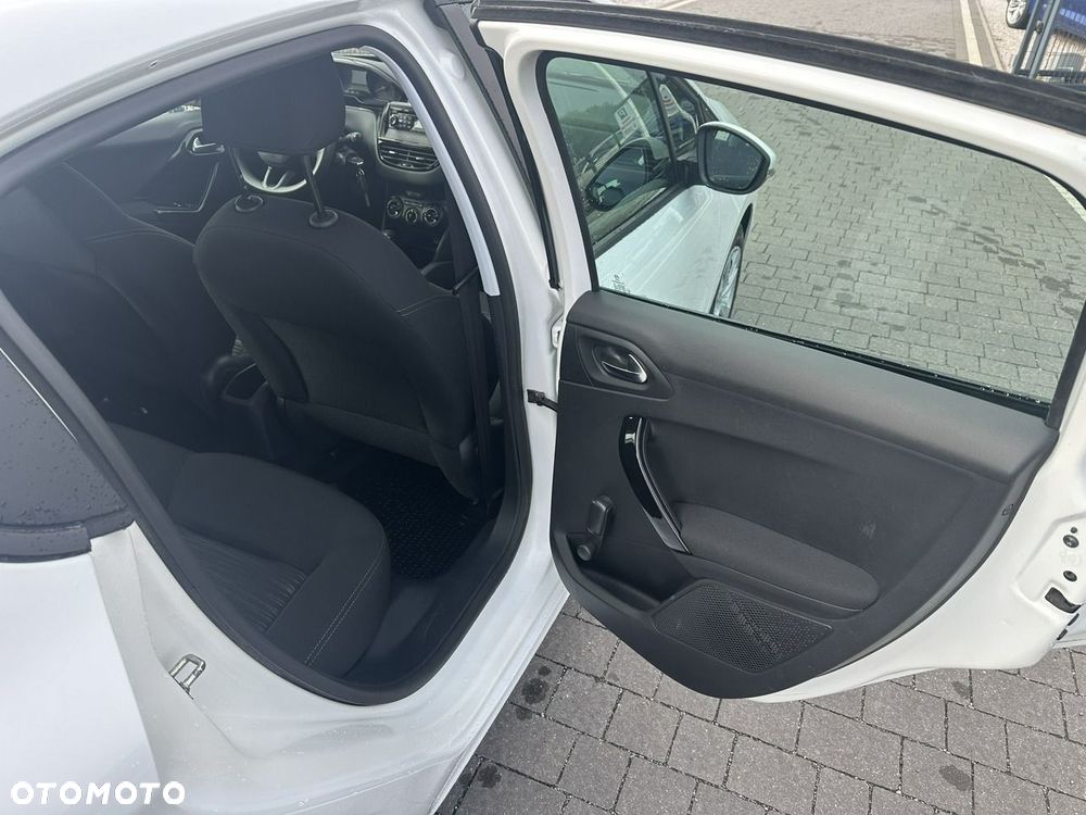 Peugeot 208 - 19
