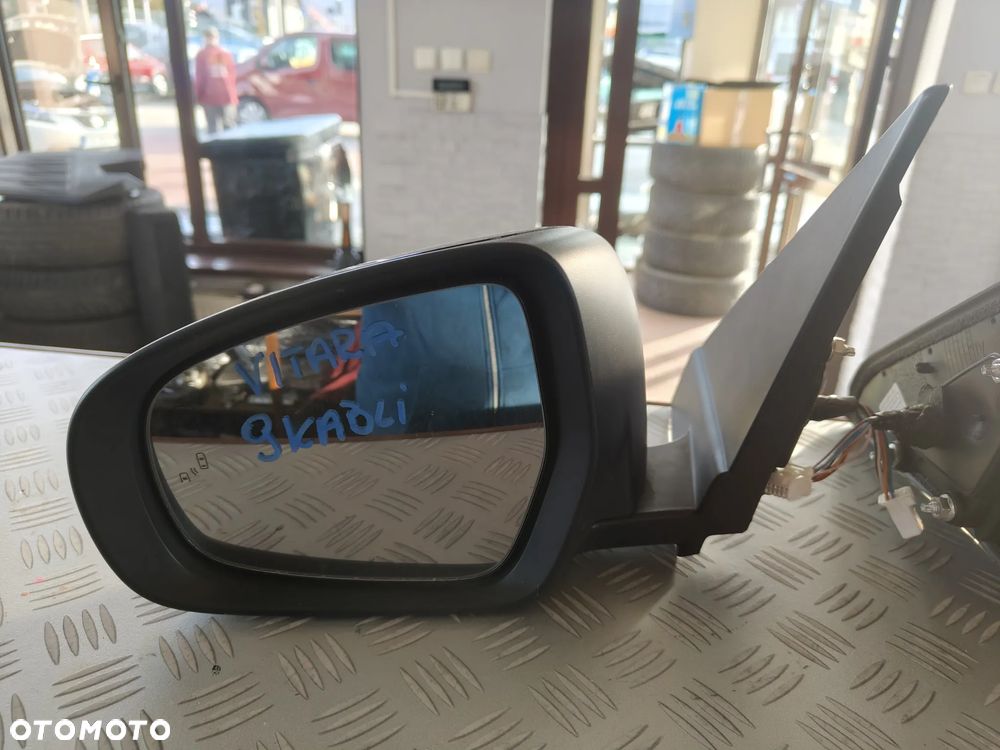 Suzuki Vitara lift 2019 Lewe prawe LUSTERKO 9pin EU - 2