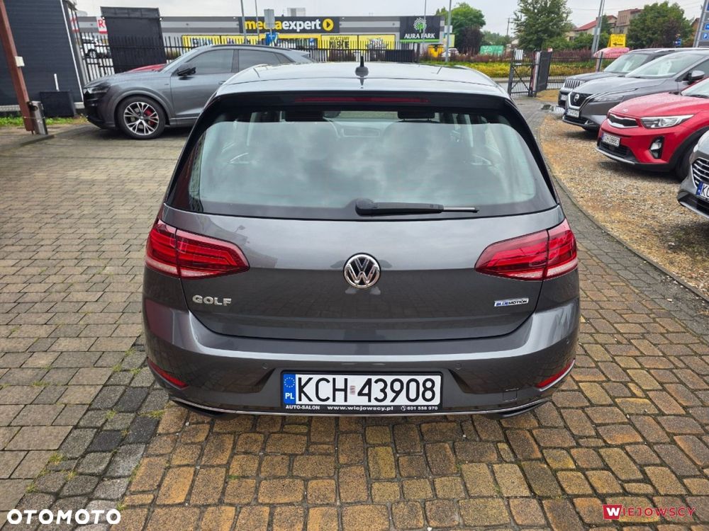Volkswagen Golf - 10