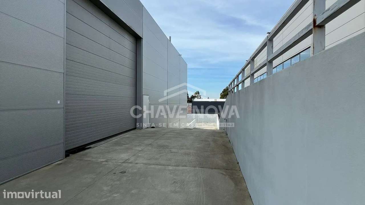 Armazém Industrial em Fiães - Grande imagem: 2/17