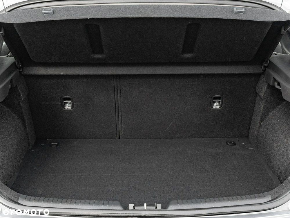 Hyundai i30 1.5 DPI Classic + - 24