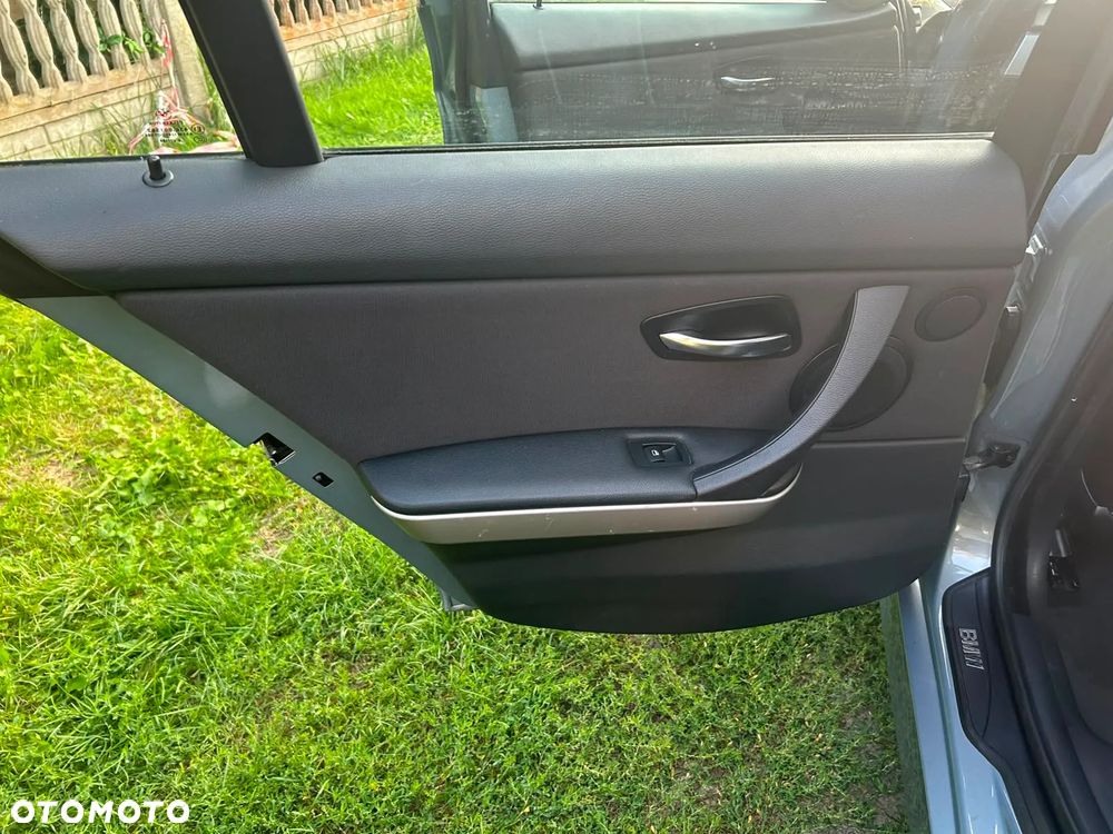 BMW Seria 3 320d - 13